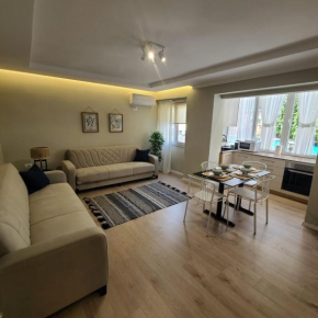 TESA apartment, accommodates 4, Next to City Center, with AC and WiFi